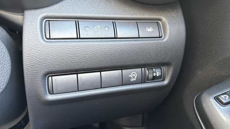 Nissan Juke 1.0 DiG-T 114 N-Connecta 5dr Petrol Hatchback